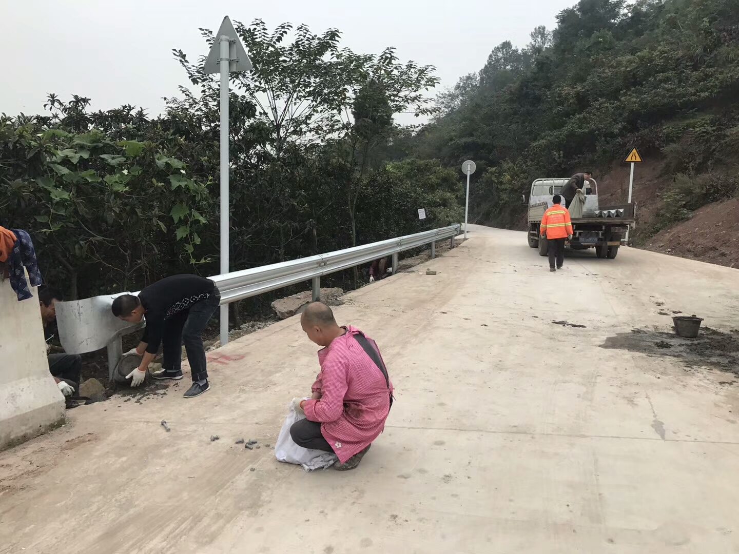 波形护栏怎么验收？